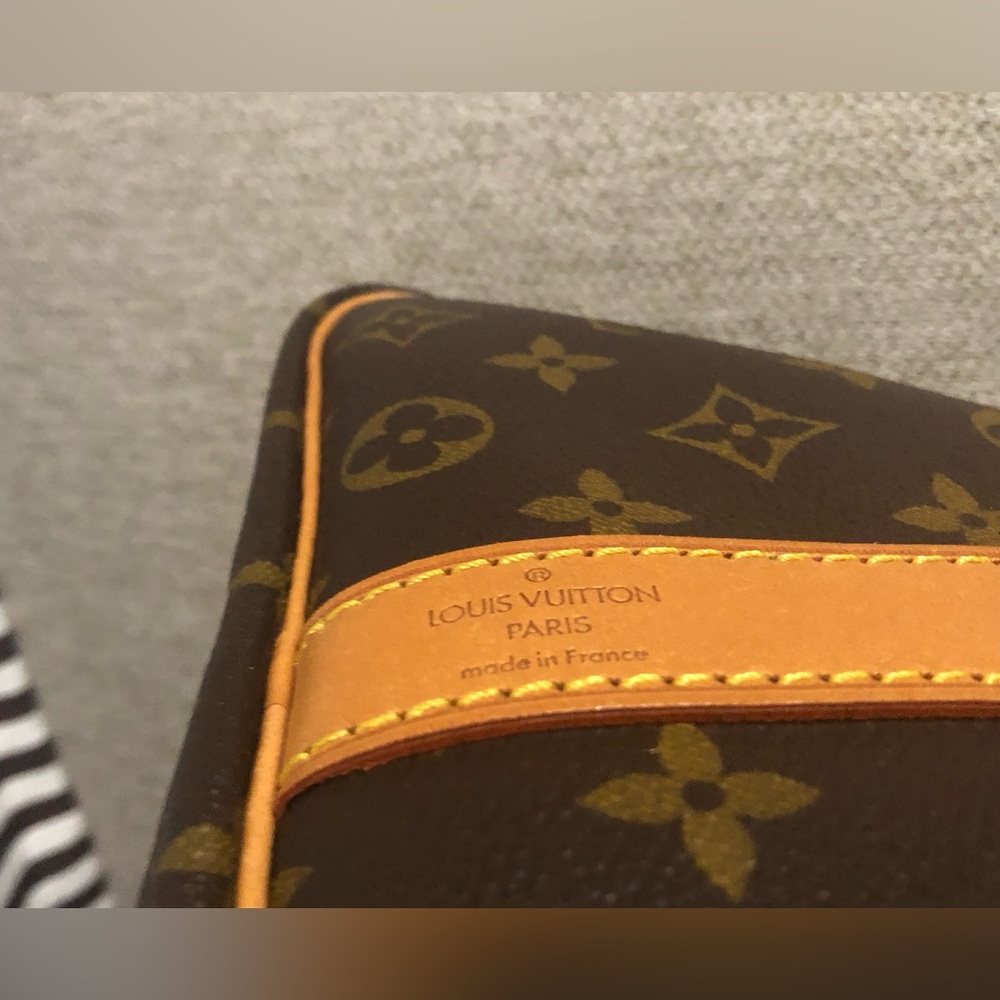 ๐๐ธHost Pick๐๐ธLOUIS VUITTON Vintage LV50 Keepall Monogram Canvas Tote Travel Bag - Picture 9 of 13